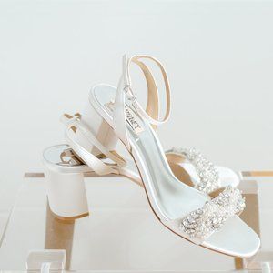 Badgley Mischka Clara Soft White Satin Women's 9.5 Block Heel Wedding